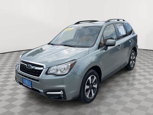 Used 2017 Subaru Forester 2.5i Premium AWD/4WD image 11