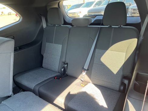 Used 2025 GMC Acadia Elevation image 36