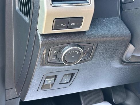 Used 2020 Ford F150 Lariat w/ Equipment Group 502A Luxury AWD/4WD image 28