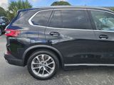 Used 2022 BMW X5 xDrive40i w/ Premium Package image 4
