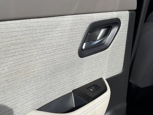 Certified 2023 Nissan Rogue SV image 28