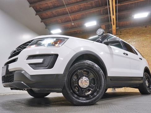 Used 2016 Ford Explorer 4WD Police Interceptor image 3