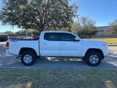 Used 2016 Toyota Tacoma SR image 6