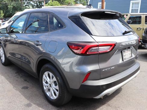 Used 2025 Ford Escape Active AWD/4WD image 3