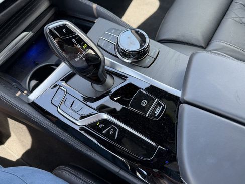 Used 2023 BMW M550i xDrive w/ Dynamic Handling Package AWD/4WD image 34