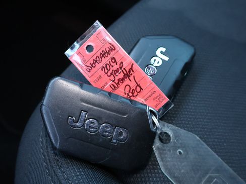 Used 2019 Jeep Wrangler Unlimited Sport AWD/4WD image 19