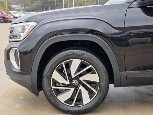 New 2026 Volkswagen Atlas SE FWD image 32