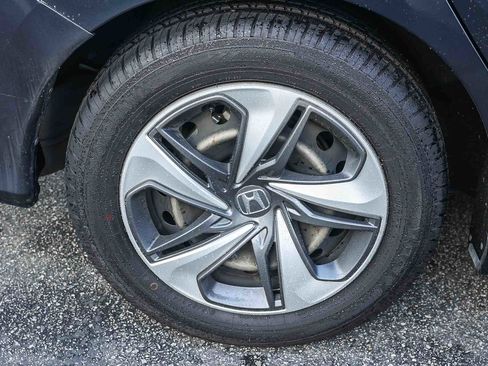 Certified 2019 Honda Civic LX image 9