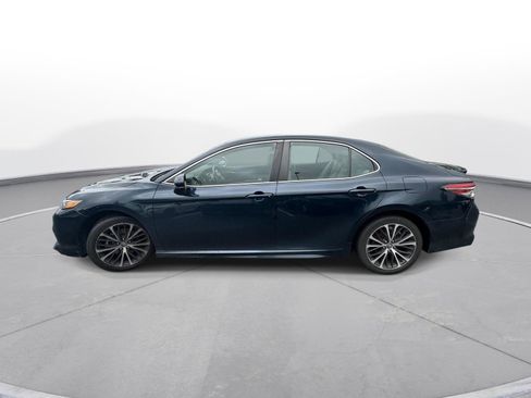 Used 2018 Toyota Camry SE FWD image 9