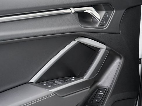 Used 2024 Audi Q3 2.0T Premium w/ Convenience Package image 8