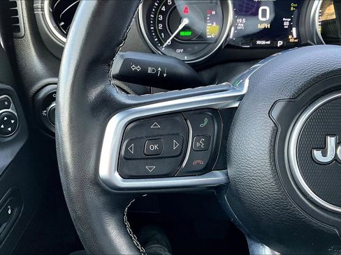 Used 2021 Jeep Wrangler Unlimited Sahara w/ Cold Weather Group image 17