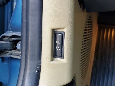 Used 2003 BMW Z4 2.5i RWD image 15