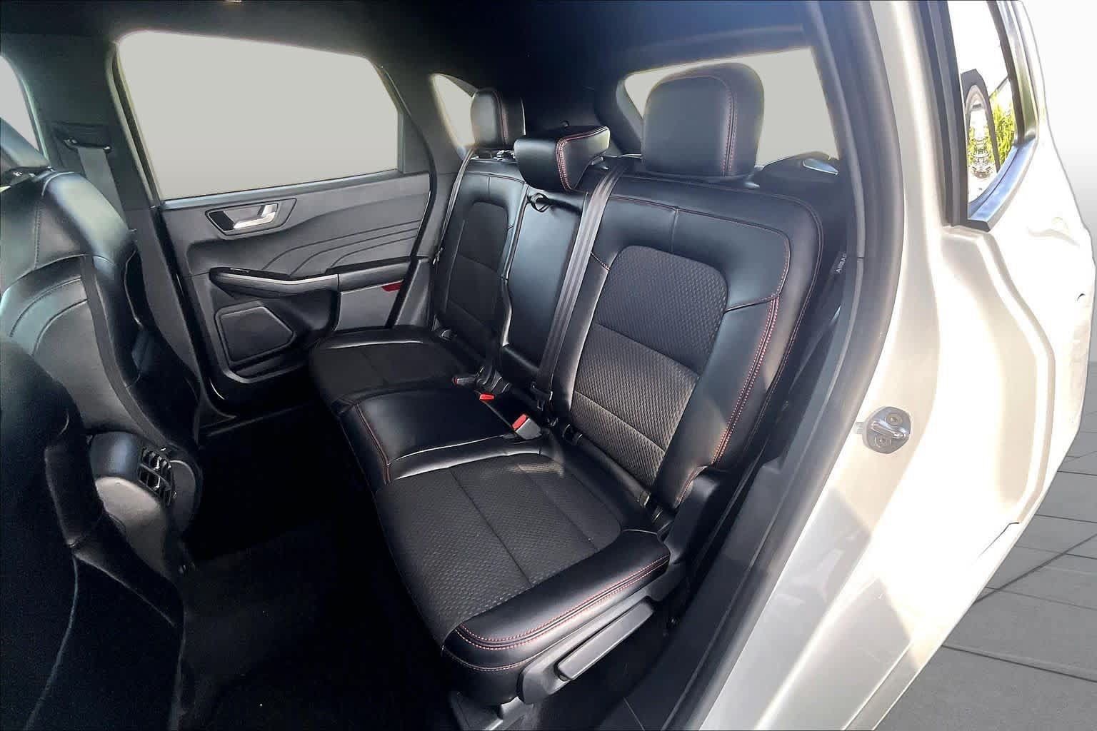 Used 2024 Ford Escape ST-Line w/ Tech Pack #1 FWD image 19