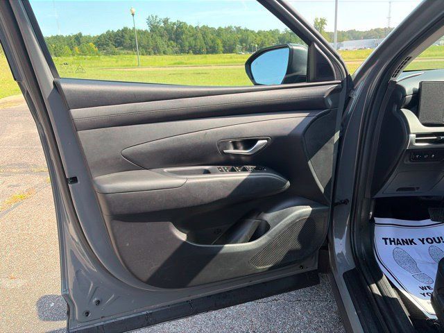 Used 2025 Hyundai Tucson SEL FWD image 17