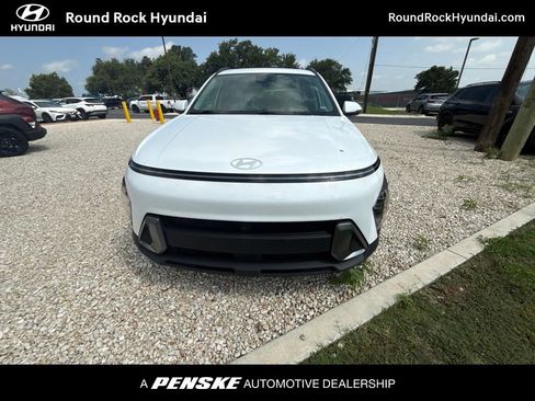 Certified 2025 Hyundai Kona SEL FWD image 1