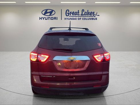 Used 2017 Chevrolet Traverse LT w/ Style and Technology Package image 13