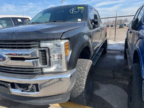 Used 2019 Ford F250 XLT w/ FX4 Off-Road Package image 5