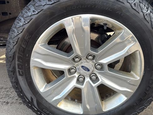 Used 2016 Ford F150 Platinum w/ Technology Package AWD/4WD image 12