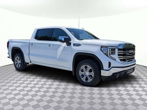 Used 2025 GMC Sierra 1500 SLT image 2