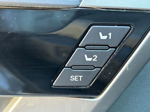 Used 2023 Toyota Tundra Limited image 26