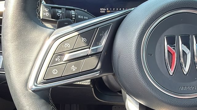 Used 2025 Buick Enclave Preferred FWD image 17