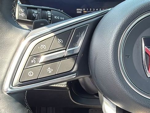 Used 2025 Buick Enclave Preferred FWD image 17