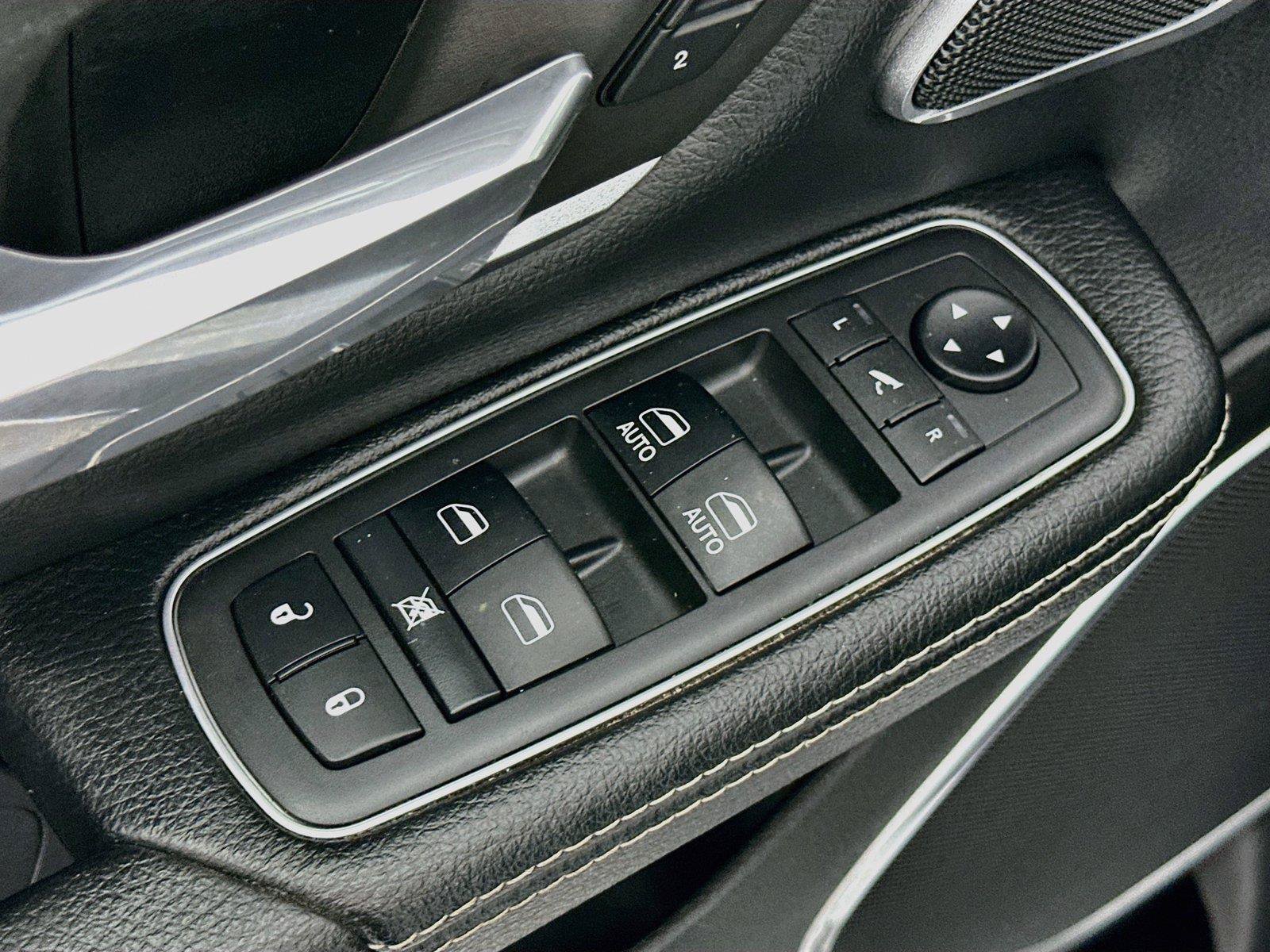 Used 2019 RAM 1500 Laramie AWD/4WD image 21