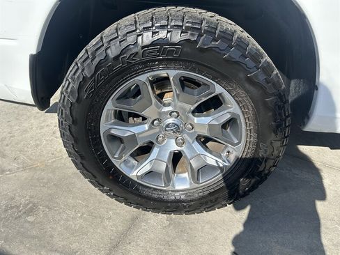 Used 2019 RAM 1500 Classic SLT image 4