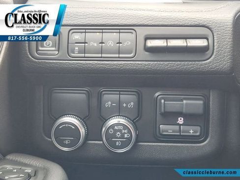 Used 2021 GMC Yukon Denali w/ Denali Ultimate Package RWD image 24