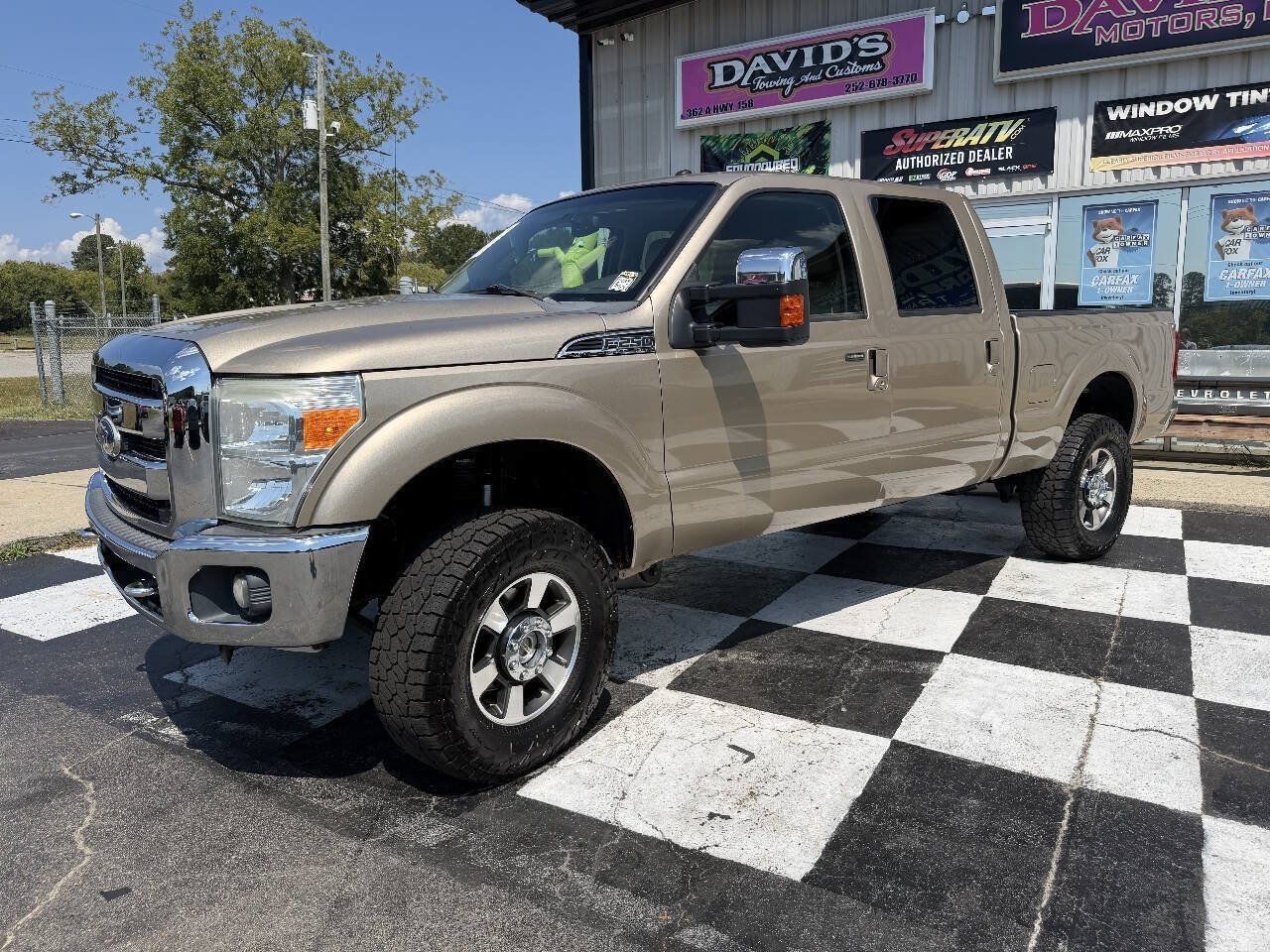 Used 2011 Ford F250 Lariat w/ Lariat Interior Pkg AWD/4WD image 2