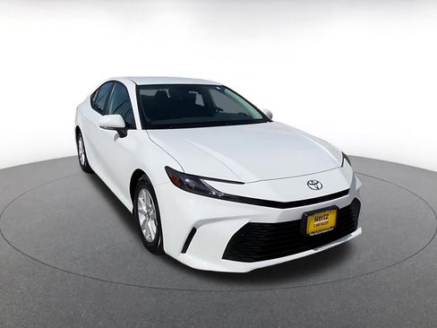 Used 2025 Toyota Camry LE FWD image 3