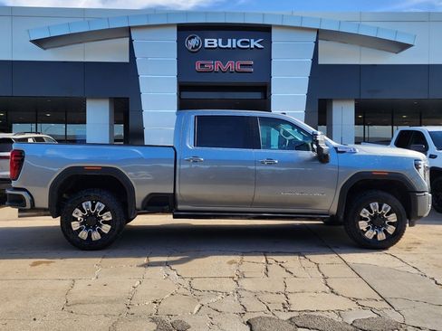 New 2026 GMC Sierra 2500 Denali w/ Denali Reserve Package image 2