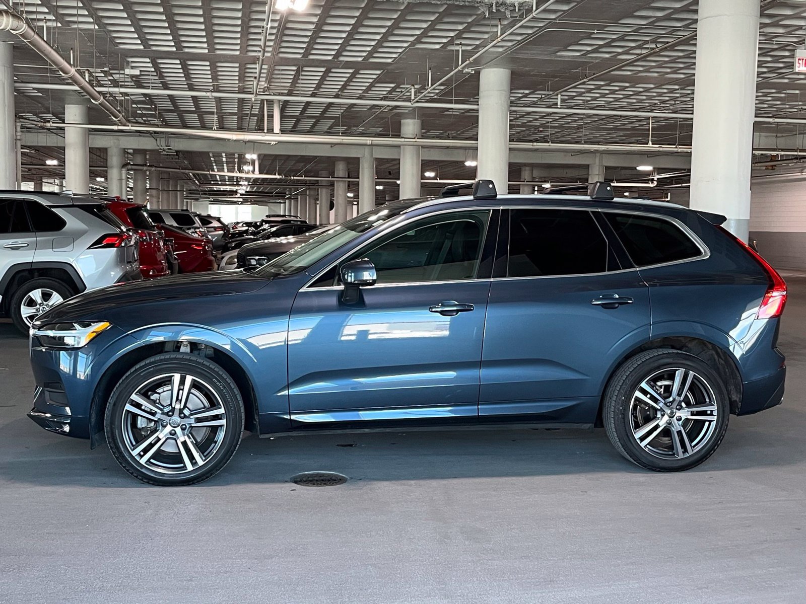 Used 2021 Volvo XC60 T6 Momentum w/ Premium Package AWD/4WD image 6