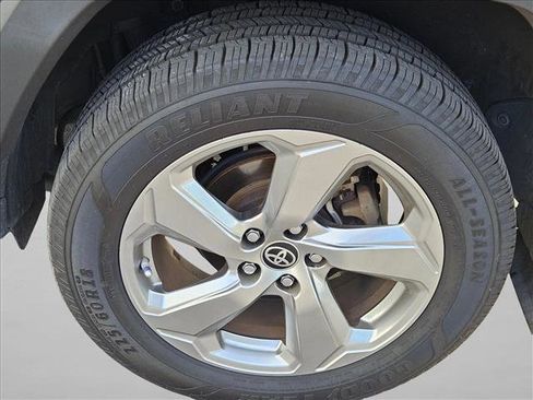 Used 2019 Toyota RAV4 Limited w/ Limited Grade Weather Package AWD/4WD image 4