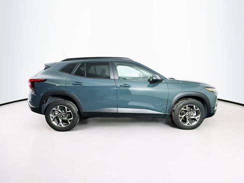 Used 2025 Chevrolet Trax LT image 10