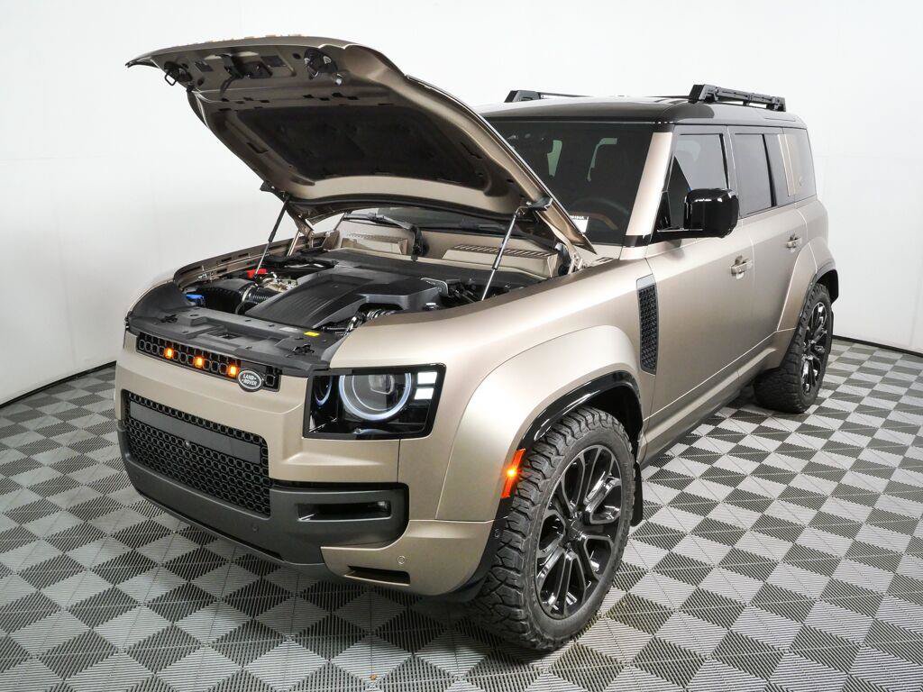 Used 2026 Land Rover Defender 110 OCTA AWD/4WD image 33
