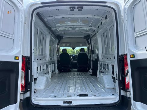 Used 2024 Ford Transit 250 148 Medium Roof RWD image 10