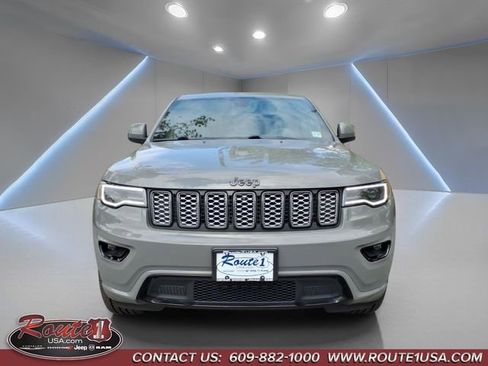 Used 2022 Jeep Grand Cherokee Laredo X AWD/4WD image 9