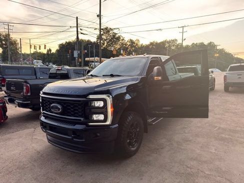 Used 2023 Ford F350 XLT w/ XLT Premium Package AWD/4WD image 1