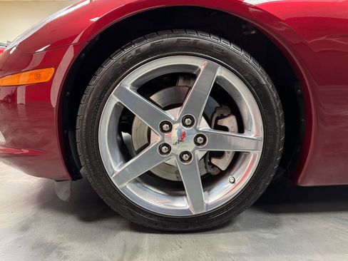 Used 2006 Chevrolet Corvette Convertible w/ Preferred Equipment Group RWD image 32