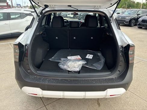 New 2026 Nissan Kicks SV w/ SV Premium Package FWD image 7