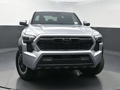Used 2024 Toyota Tacoma TRD Off-Road AWD/4WD image 37