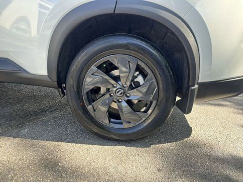 New 2026 Nissan Rogue SV AWD/4WD image 32