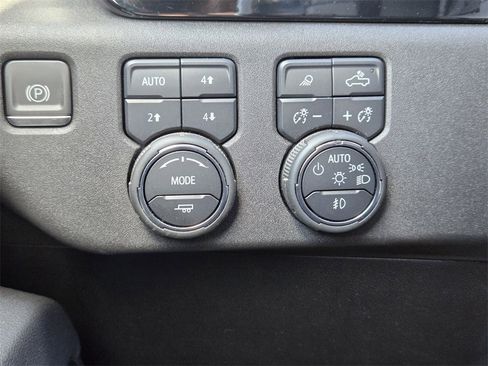 Used 2024 Chevrolet Silverado 1500 High Country w/ Technology Package image 19