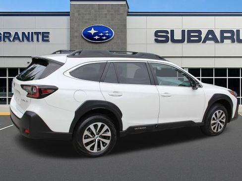 Used 2024 Subaru Outback Premium image 10