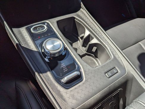 Used 2024 Jeep Wagoneer Launch Edition image 27