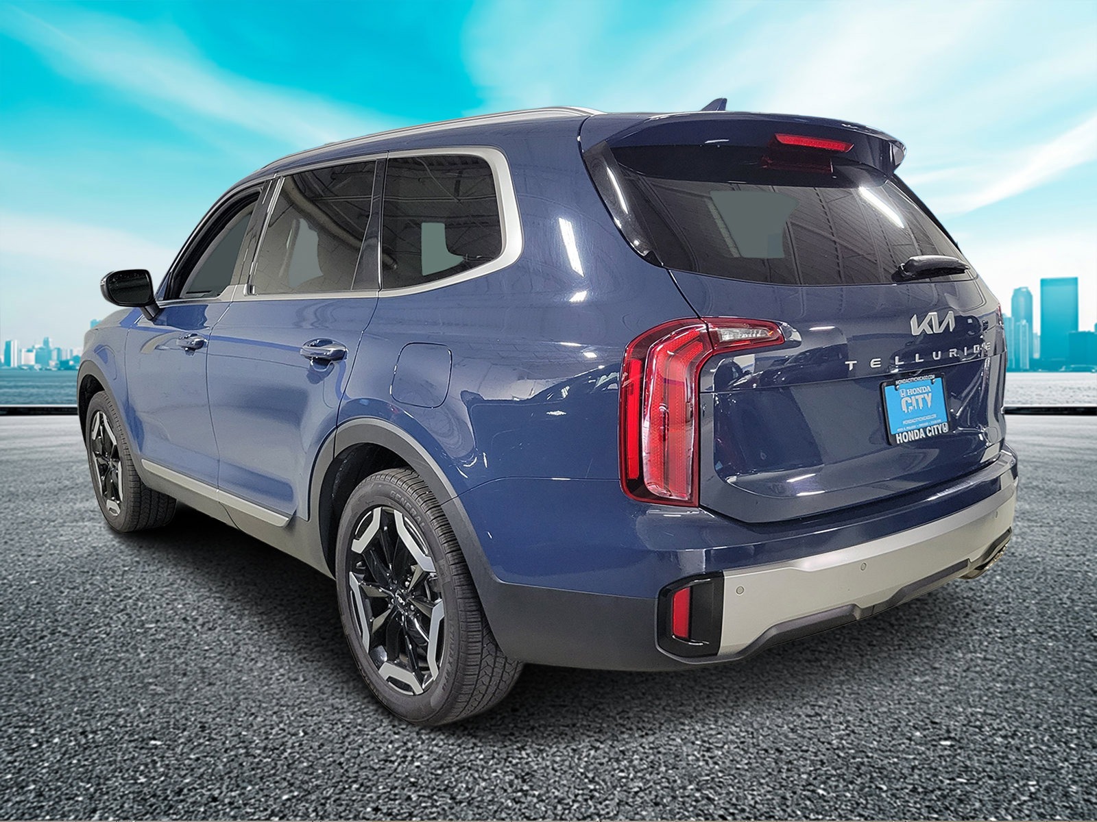 Used 2023 Kia Telluride S AWD/4WD image 3