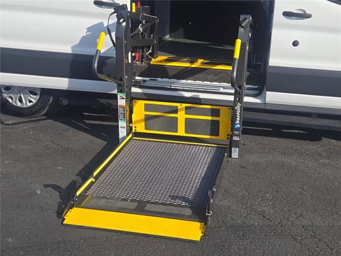 Used 2018 Ford Transit 350 XLT image 8