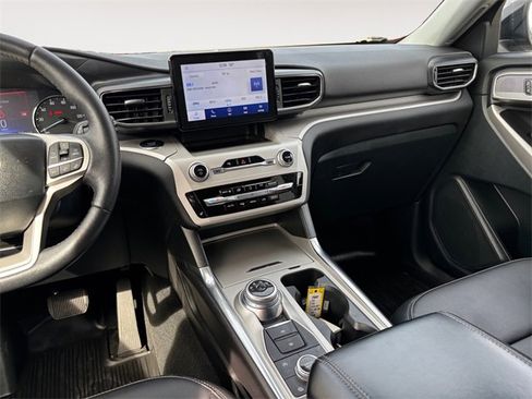 Certified 2024 Ford Explorer XLT w/ Equipment Group 202A image 11