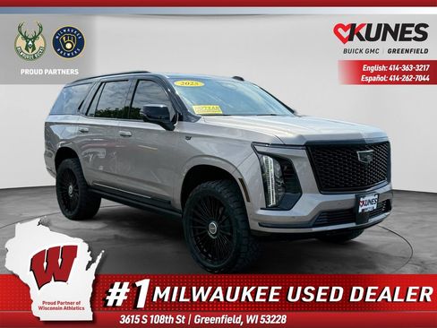 Used 2025 Cadillac Escalade Sport Platinum w/ LPO, Floor Liner Package AWD/4WD image 1